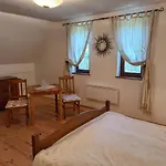Apartament Sara-haza
