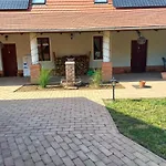 Sara-haza Gagyapáti