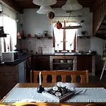 Apartament Sara-haza