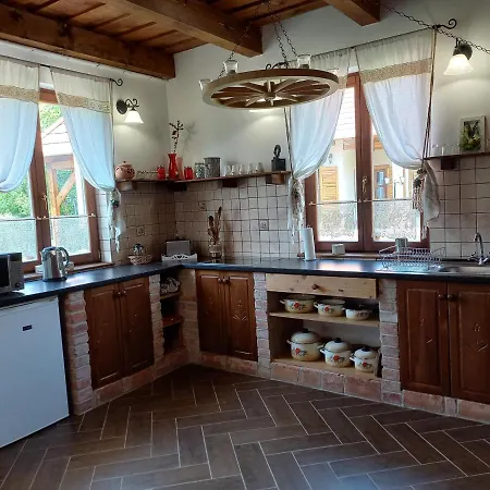 Sara-haza Apartment