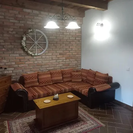 Apartment Sara-haza *