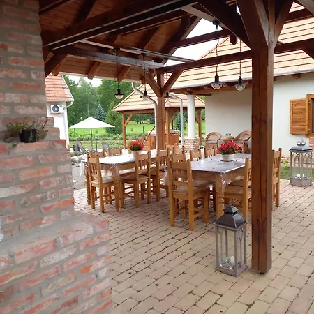 Apartman Sára-háza *